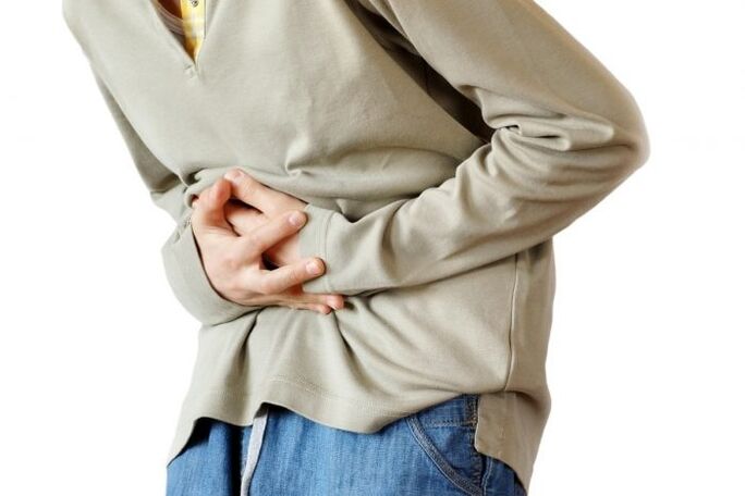 đau bụng co thắt gây ra bệnh diphyllobothriasis